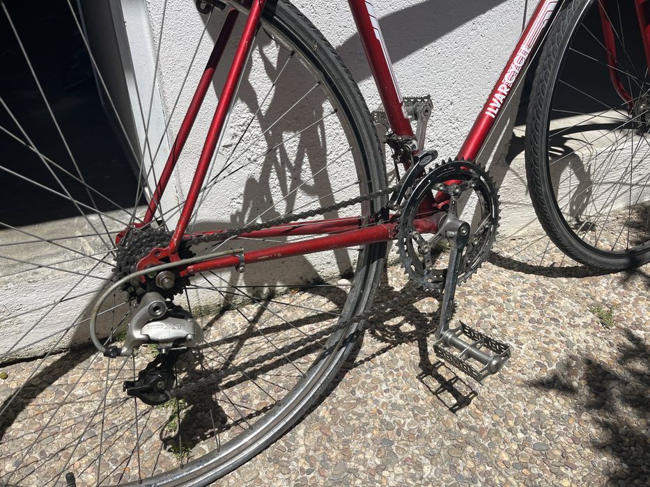 Bicicleta da ILVAR CYCLE Speed II vermelha