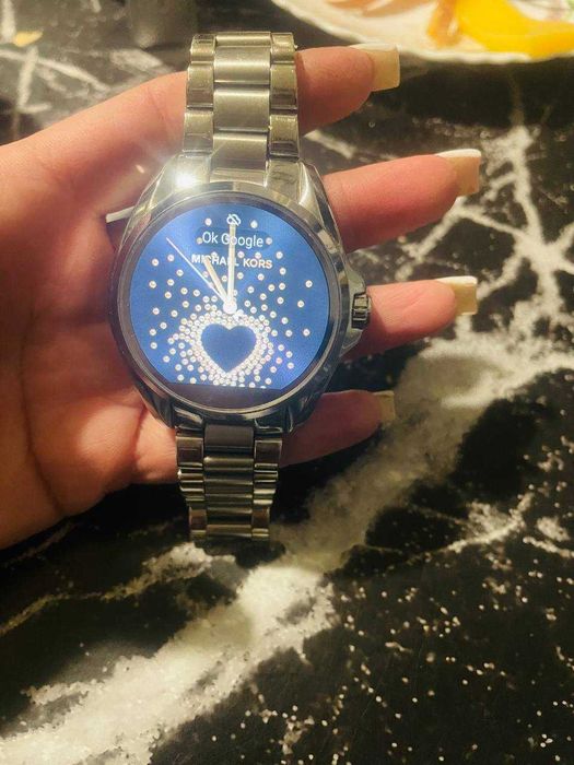 Часы смарт Michael kors