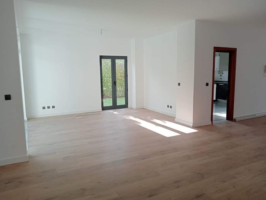 Aplicação de chão flutuante vinil