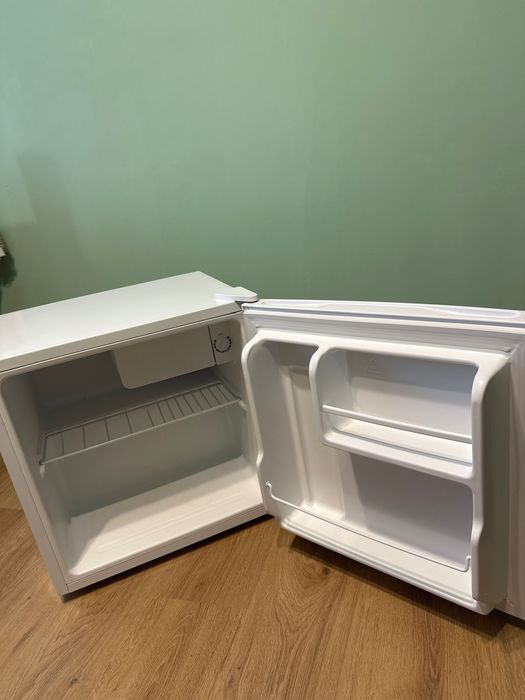 Однокамерний холодильник Ardesto DFM-50W