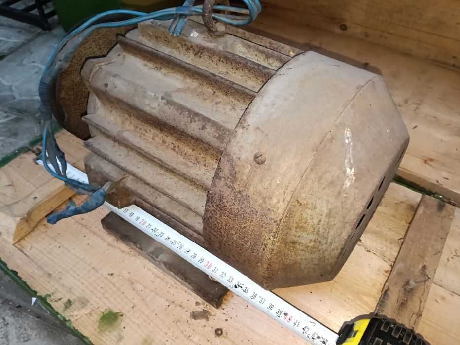 Электродвигатель 2.8кв