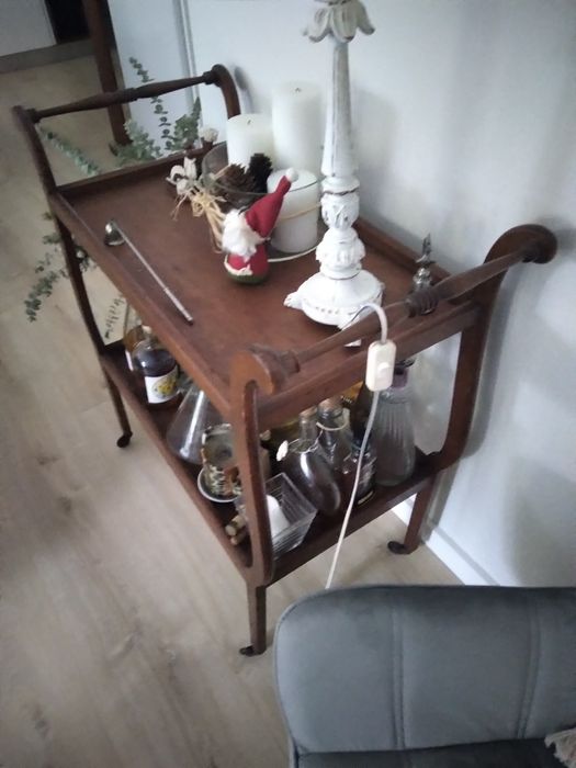 BAIXA DE PREÇO. Carrinho de chá  antigo.