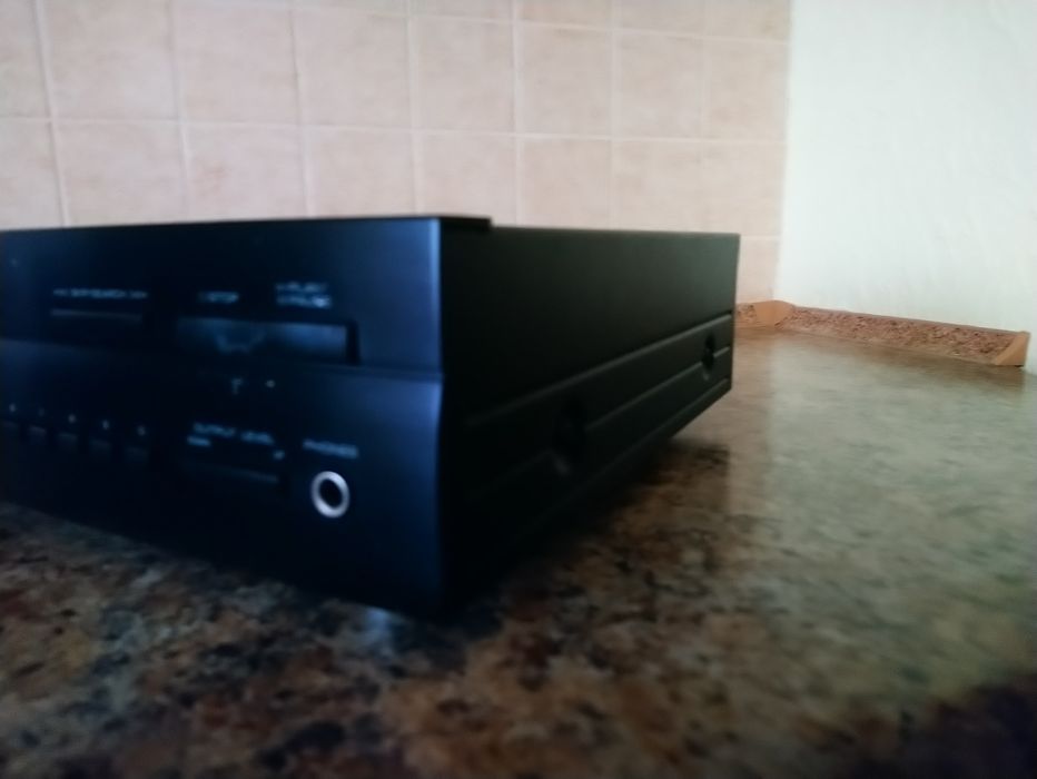 YAMAHA CDX-580 Natural Sound CD Compact Disc Player