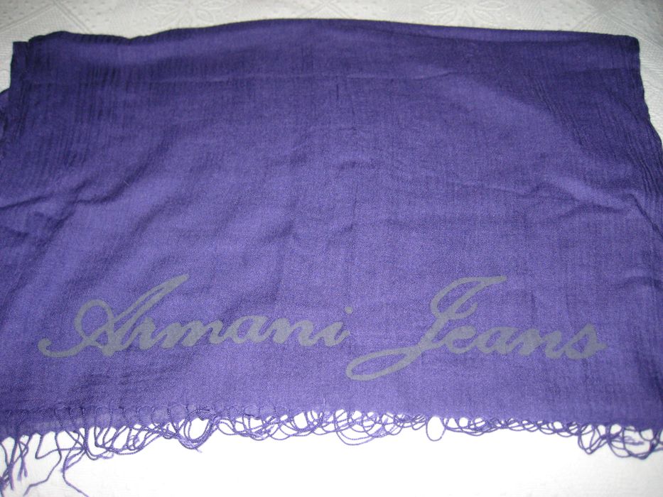 Lenço Armani Jeans - Excelente!
