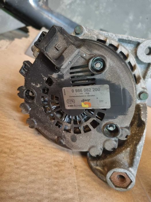 Alternador BOSCH BMW 320d 520d 0 986 082 200