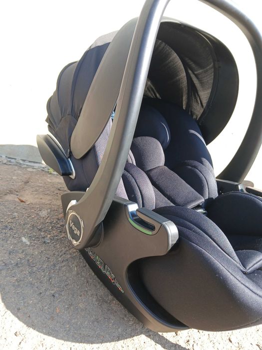 Продам автокрісло Carrello Vega (40-87 см)