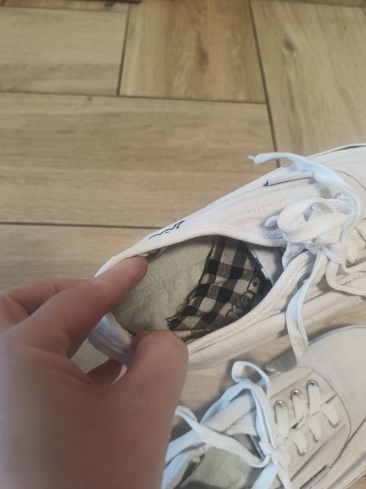Damskie białe wiązane materiałowe buty trampki