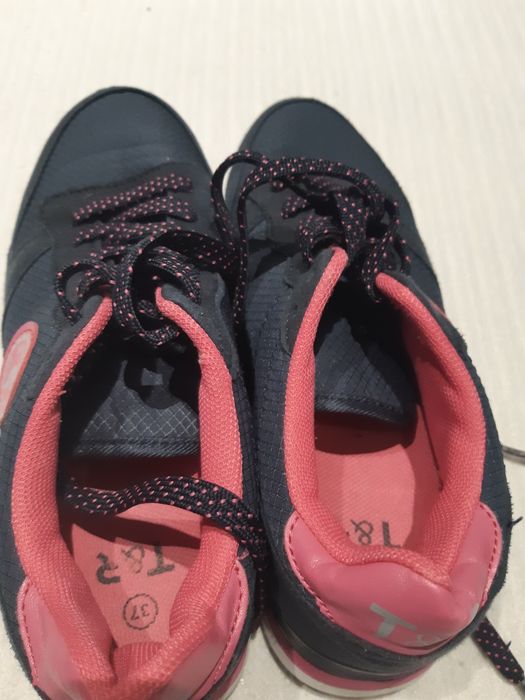 Buty sportowe nr 37