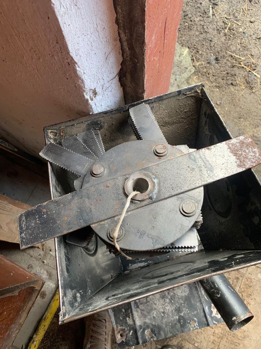 Млин без мотора 220 v