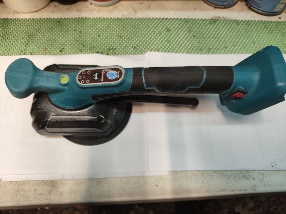 Віброприсоска для укладання плитки