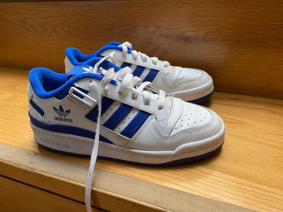 Adidas originals 
Forum Low