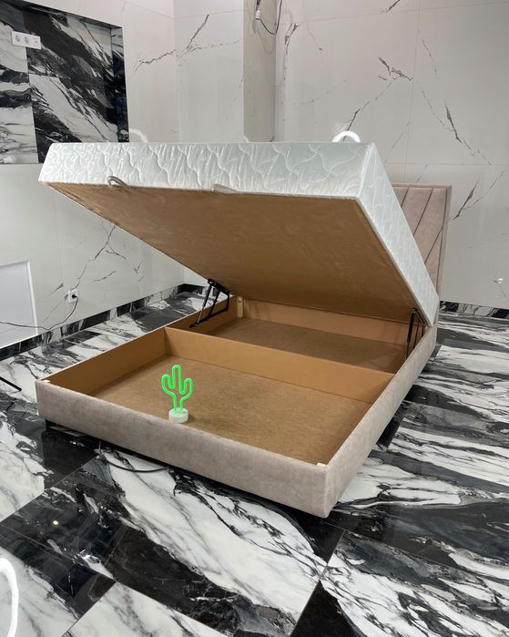 Кровать с мягким изголовьем «Аврора»