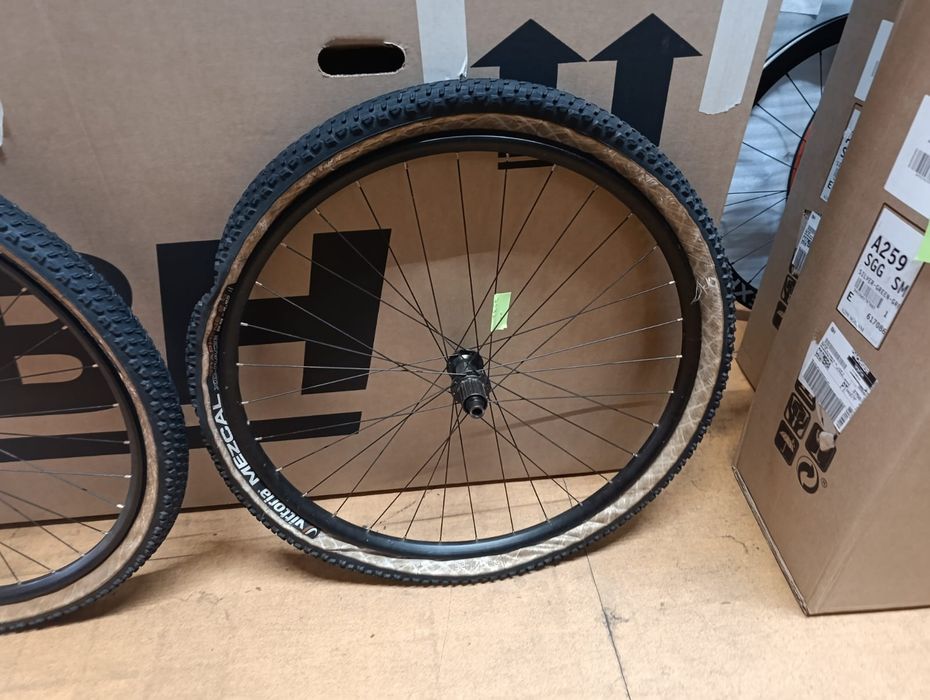 Rodas btt 29 boost com pneus