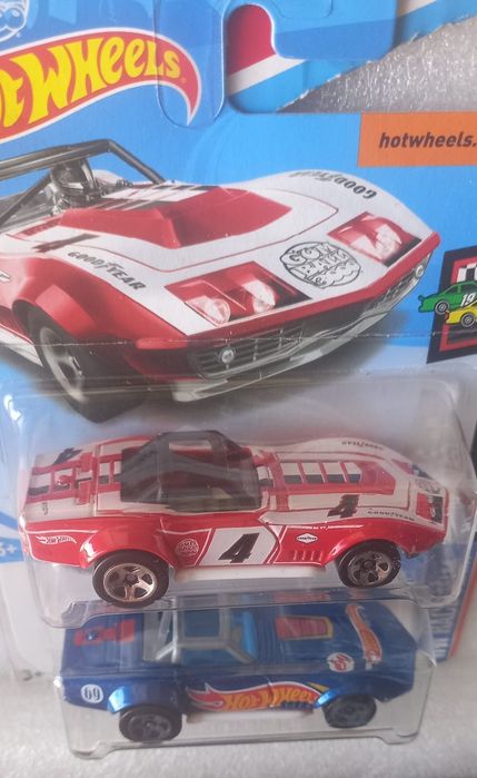 Conjunto 2 , 69 Corvette Racer Hot Wheels