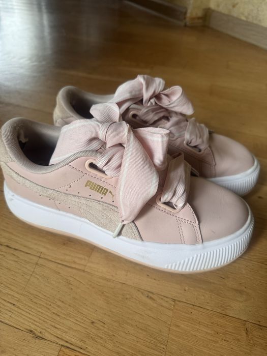 Кросівки Puma, 41 р. Шкіра.Ззовні стан ідеальний, всередині на пятці є дефект.