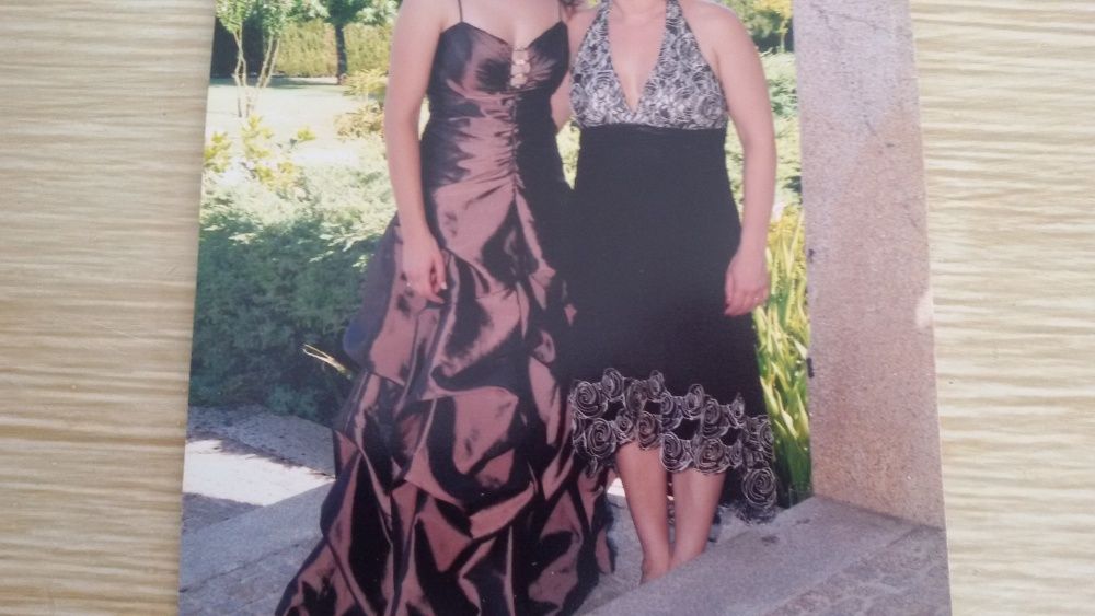 Vestido de Cerimónia em Cetim castanho