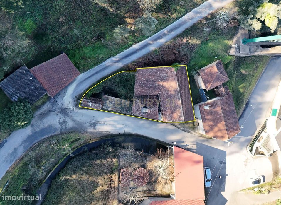 Moradia em pedra isolada em Trezói – Mortágua