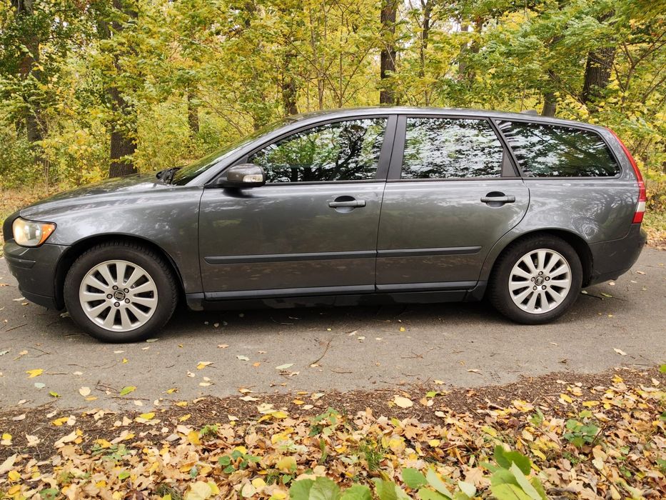 Volvo v50 2,4d5 180km automat
