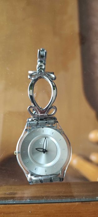 Relógio Feminino Swatch Skin Enlacement (SFK239G) - Vintage 2004
