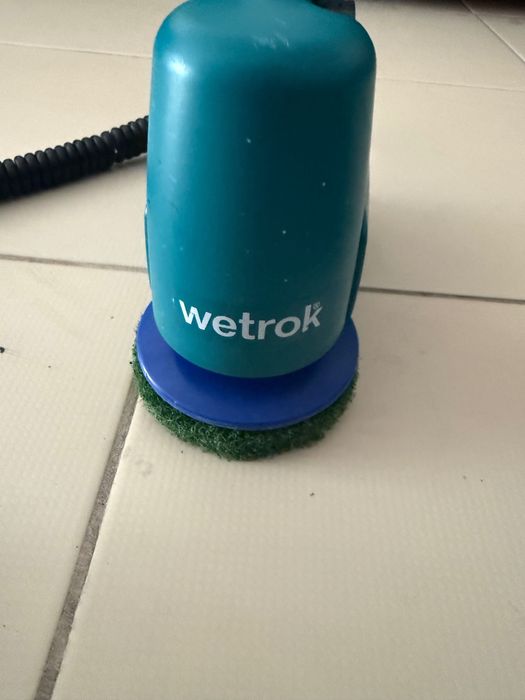 Wetrok – Máquina Portátil Profissional de Limpeza com Duplo Disco a bateria