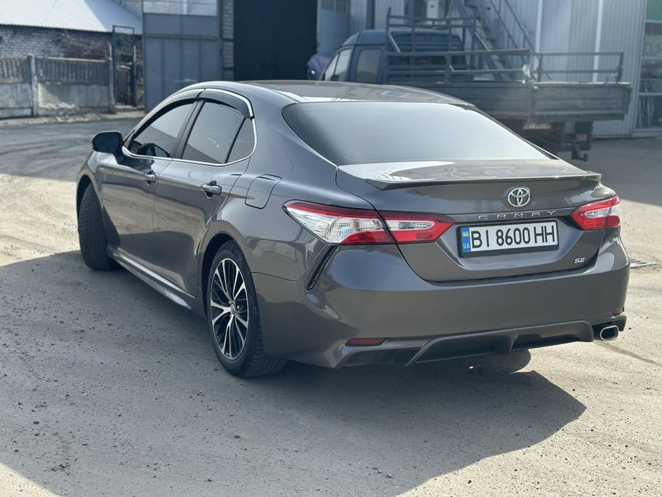 Toyota Camry SE 2018 рік