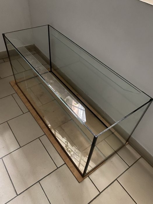 Продам акваріум 300л