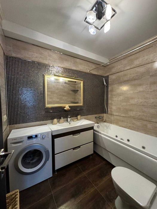 Продам 2-кімн.квартиру 85 м.Лобановського4В,Олександрівський.Генератор