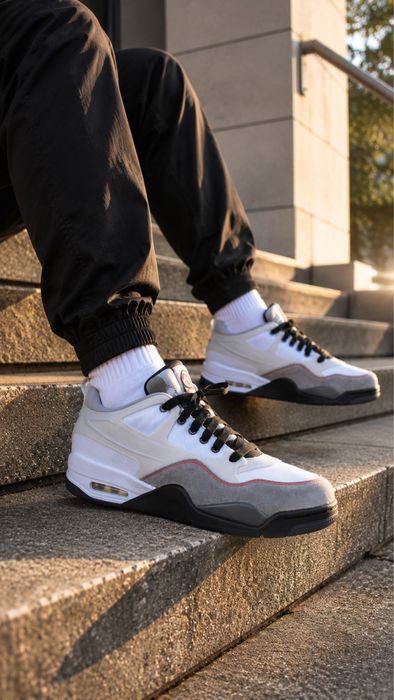 Оригінал Air Jordan 4 RM