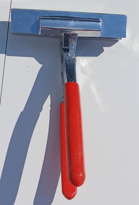 Cęgi do naciągania płótna na krosno malarskie