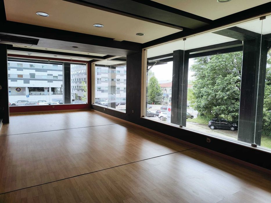 Espaço comercial à venda em Vila Nova de Famalicão