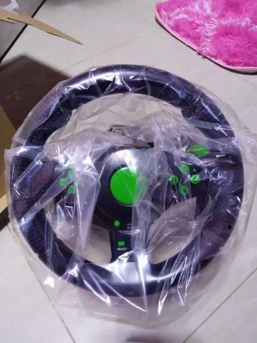 Продам игровой руль для компьютера и ps