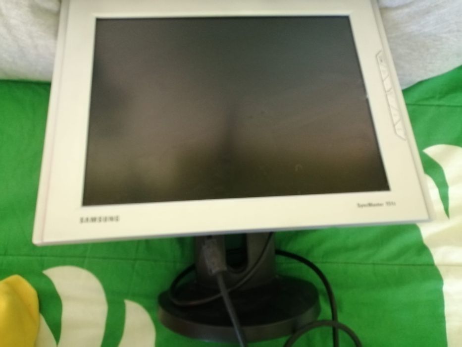 Monitor Samsung 151S461127583595253761