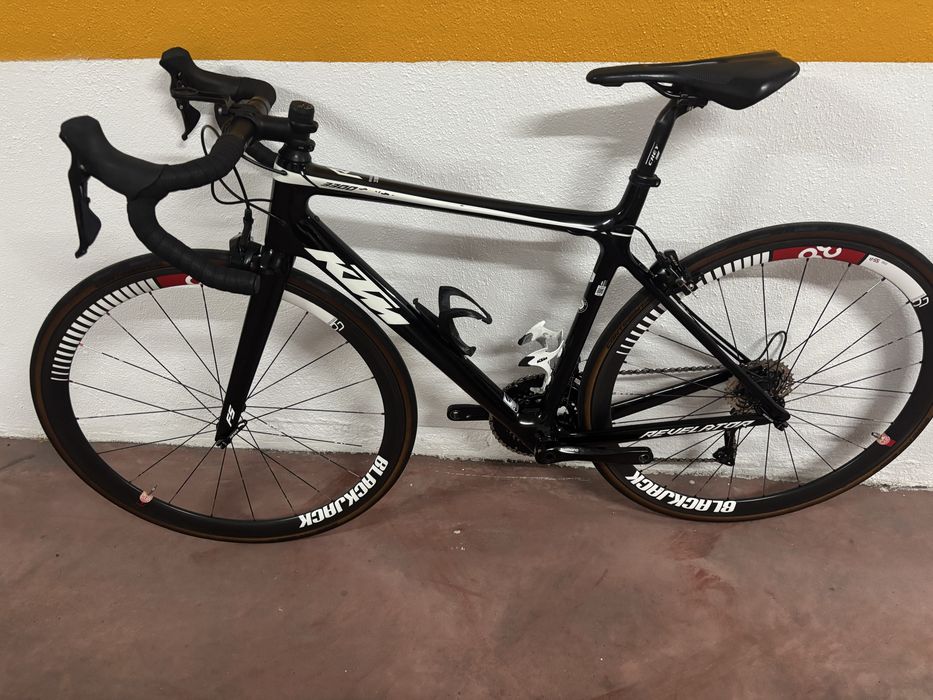 Bicicleta KTM Revelator 3300 c/Rodas BlackJack 35 carbono