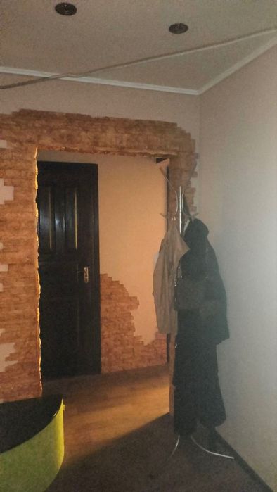 ТЕРМІНОВО! 2-кімнатна квартира з ремонтом + меблі.