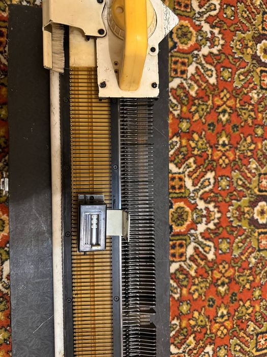 Машинка плосковязальная ручная