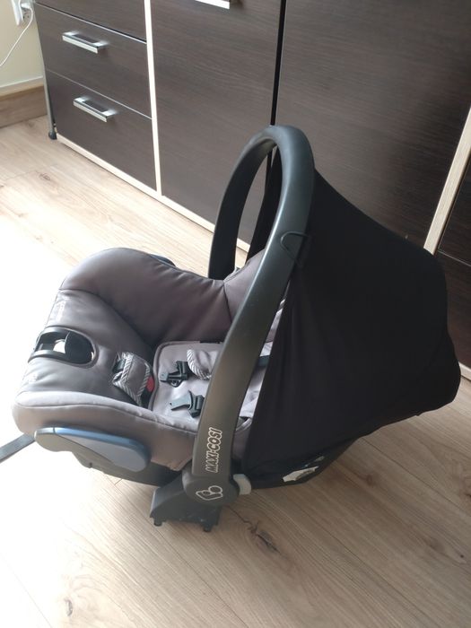 Nosidełko Maxi Cosi City plus adaptery do wózka