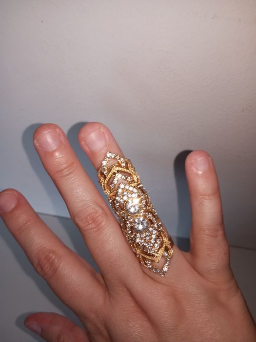 Anel dourado com pedras, tamanho único ajustável