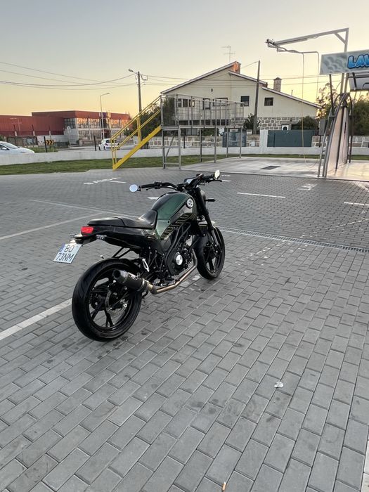 Benelli Leoncino 125