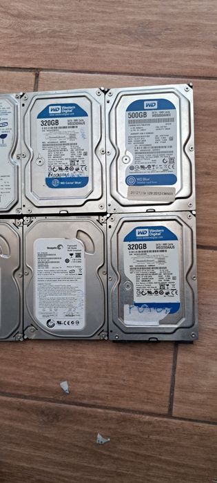 Various 3.5" HDDs447155960818575363