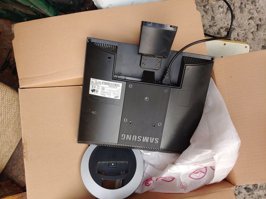 Монітор SAMSUNG 17 . 710 N S .рабочий .всего 249 грн