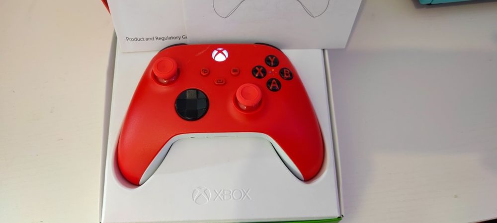 Comando Xbox series X, Na caixa