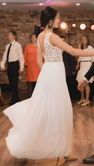 Zwiewna suknia ślubna