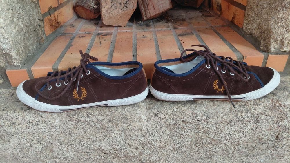 Ténis Fred Perry  - camurça castanha