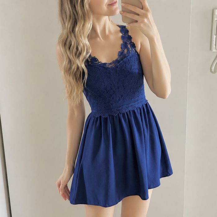 Krótka Kobaltowa sukienka H&M XS z koronka niebieska