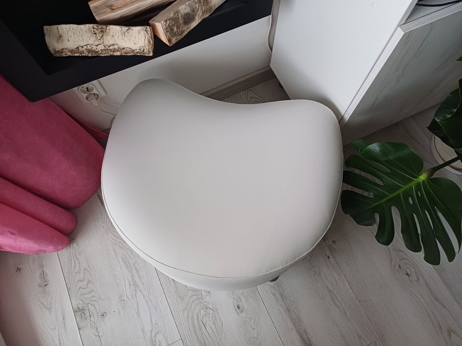 Pufa podnóżek z ekoskóry Kość Słoniowa *NOWA*
