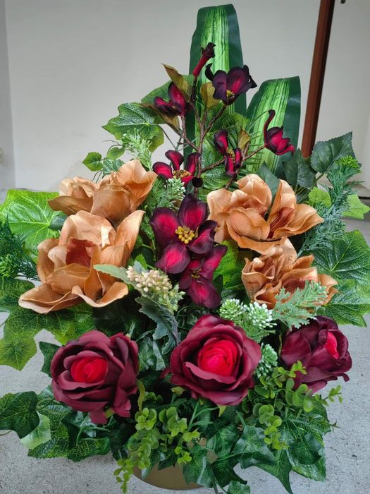 Wiązanki na cmentarz , kompozycje kwiatowe duże ręcznie robione