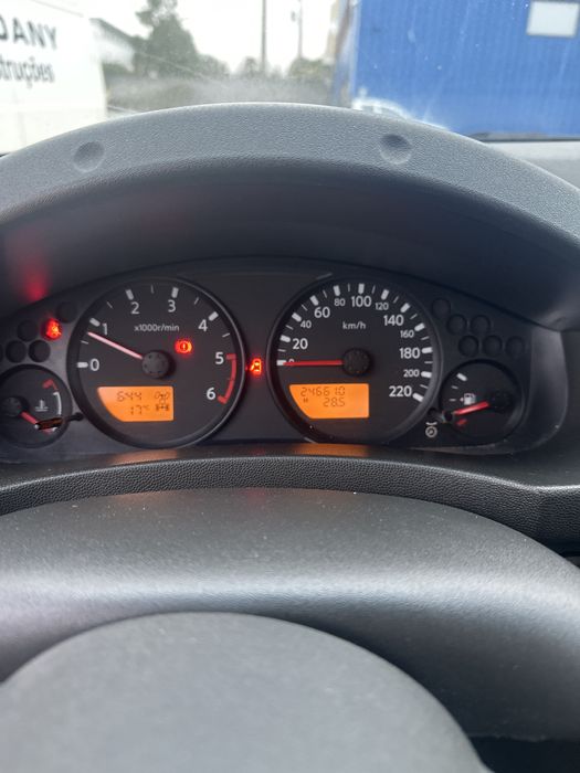 Vende se Nissan navara