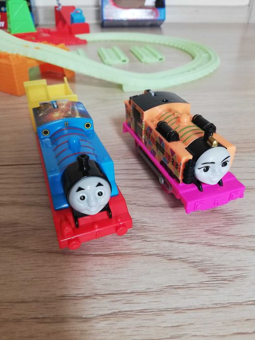 Tomek i Przyjaciele nocna dostawa świecące tory Trackmaster Nia