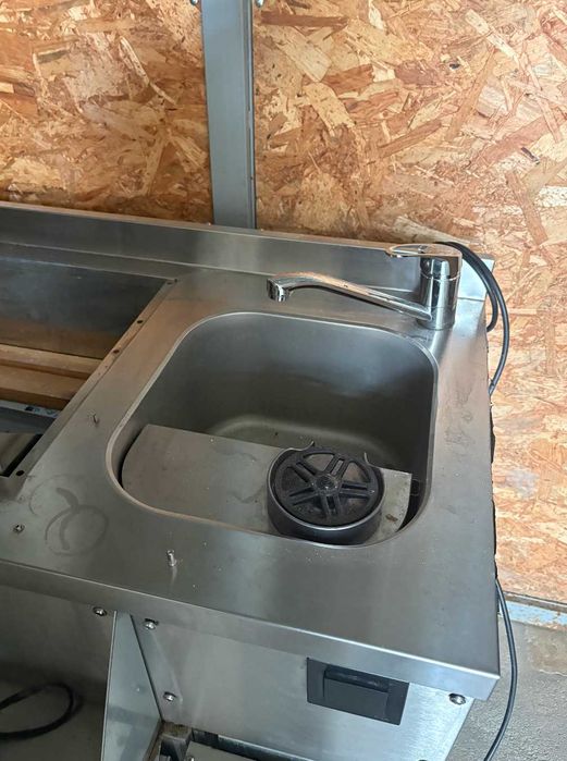 Arca de refrigeração de bar / bebidas - 1,2 x 0,6 m - 150 litros - com 2 gavetas 1/1 e prateleiras