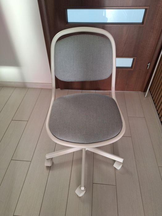 Dziecięce krzesło biurowe ikea
